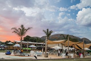  <span class="lte-header lte-h5"> Casual Lunches and Sundowners<br />
 </span> 